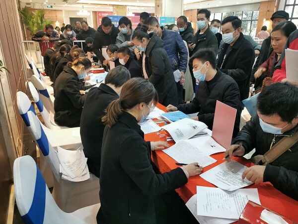 徽盐地产集团克疫情促开展圆满完成完工项目交付